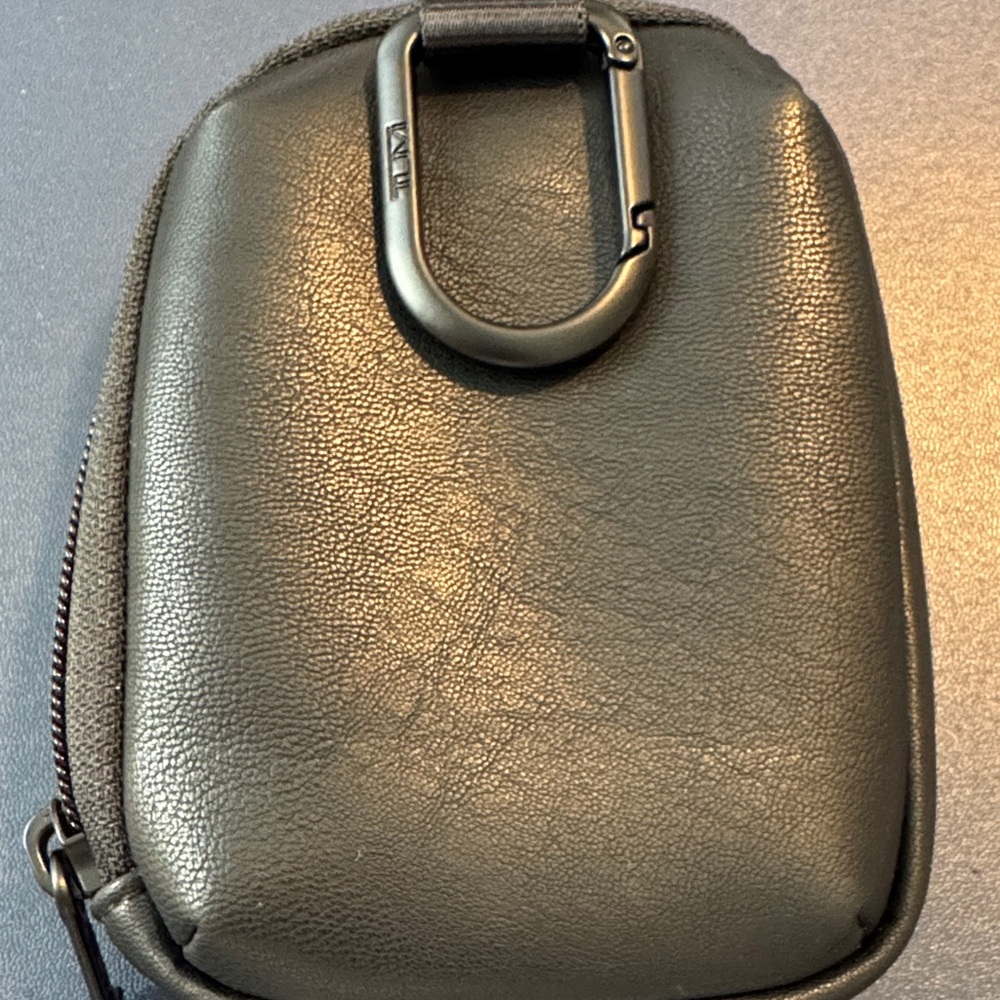 Tumi Black Leather Zip Pouch - Picture 3 of 3